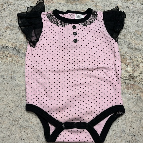 10/$30 Baby Essentials Lace and Tulle Onesies with matching hats - Picture 8 of 14